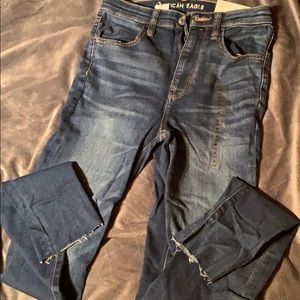 NWT. American eagle super high rise jeans. Size 6
